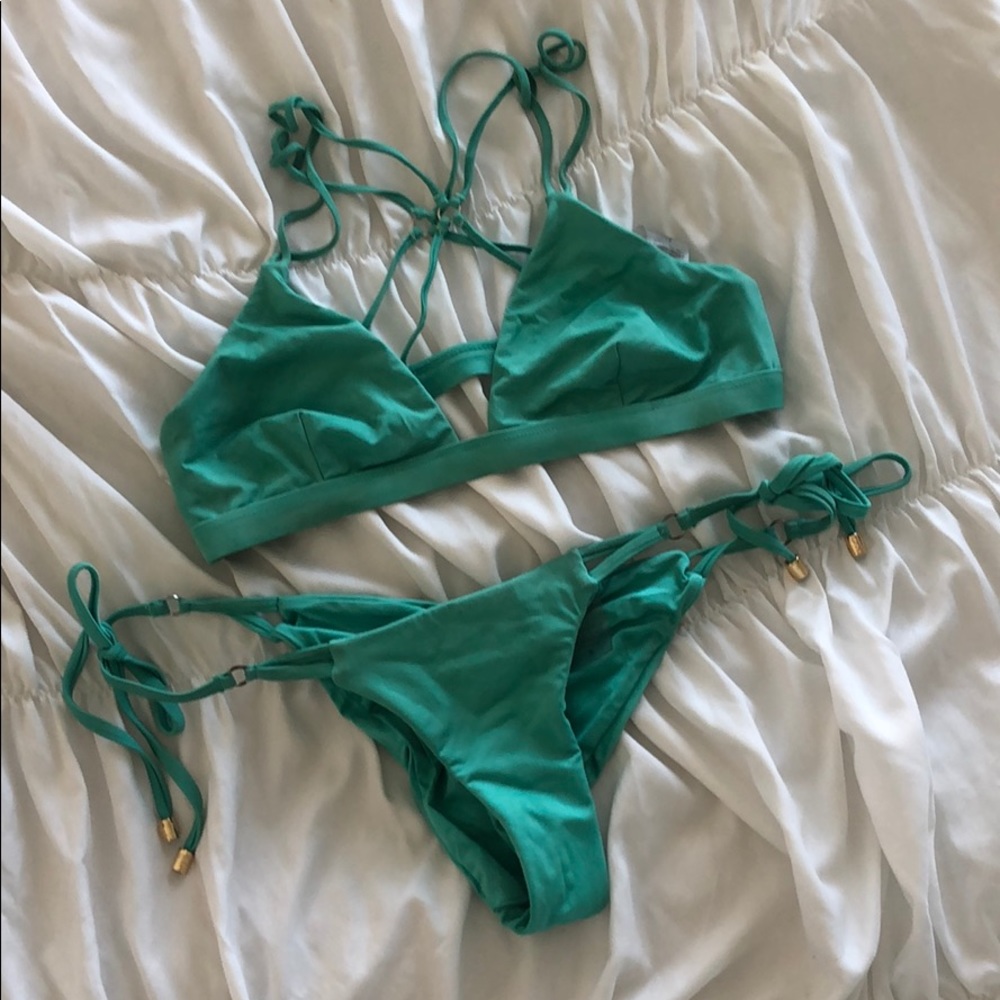 Beach Bunny | Bikini